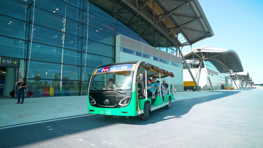 智趣出行，悦动未来！亿万先生MR观光车亮相2025中国（郑州）旅游休闲娱乐产业博览会