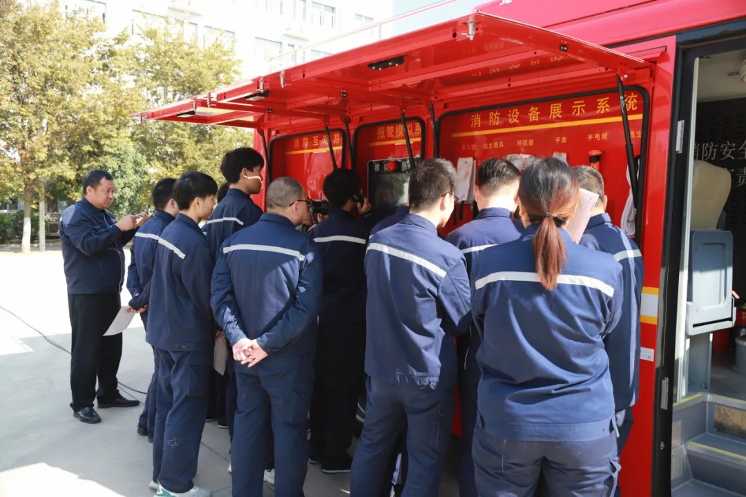 专业支撑专业 | 2024年全国消防宣传月，亿万先生MR宣传消防车助力全民消防能力提升
