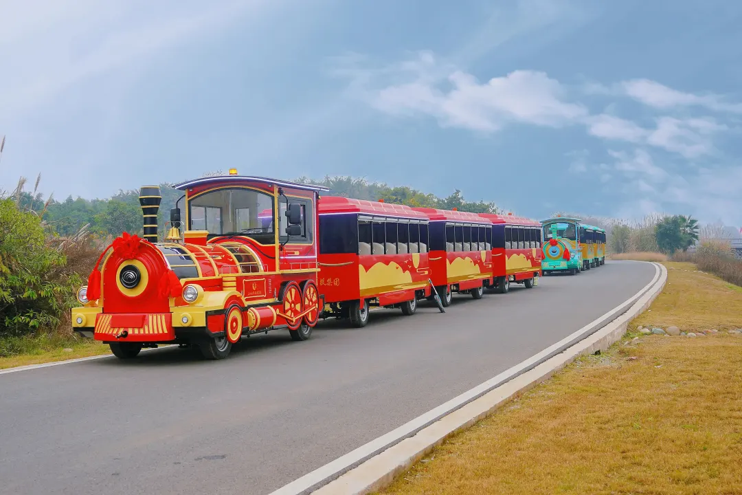 亿万先生MR观光车邀您共赴第39届中国（北京）国际游乐设施设备博览会