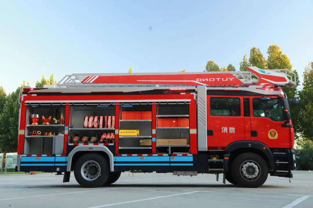 火灾警示宣传教育月，亿万先生MR消防特种车辆整体解决方案为救援工作赋能！