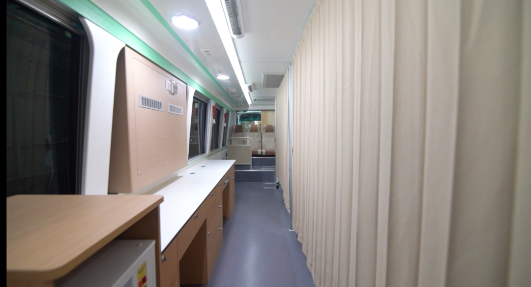 亿万先生MR牙科体检车，做守护国民口腔健康的“流动卫士”