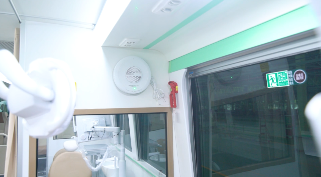 亿万先生MR牙科体检车，做守护国民口腔健康的“流动卫士”