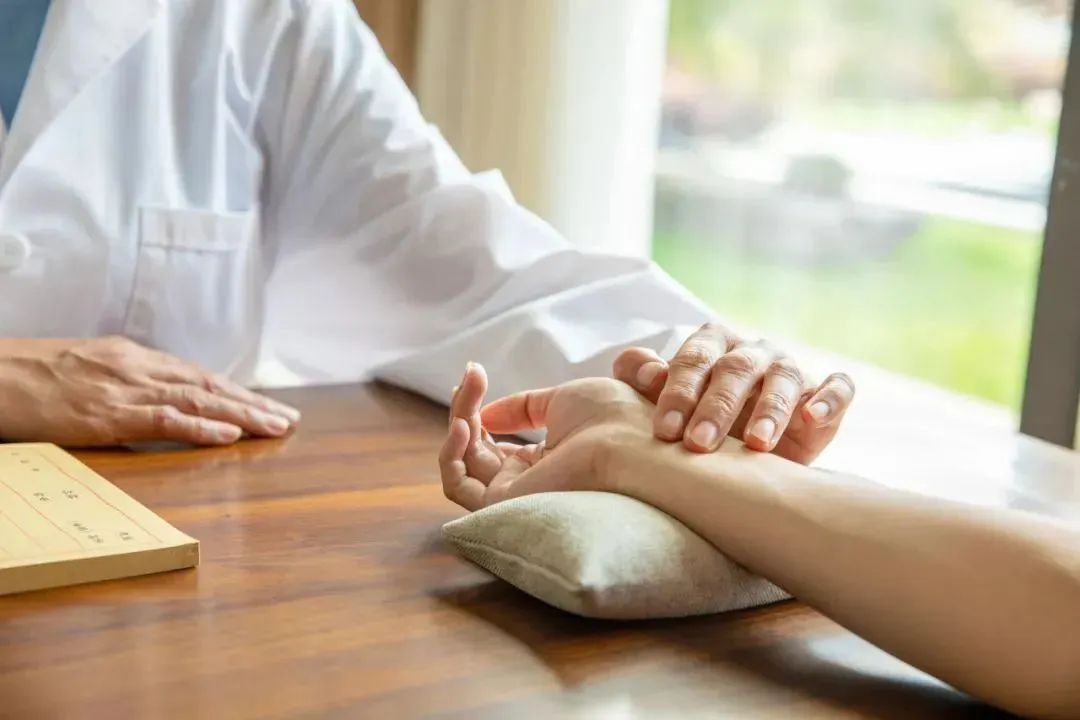 亿万先生MR中医诊疗车，以创新科技赋能中医药行业振兴发展