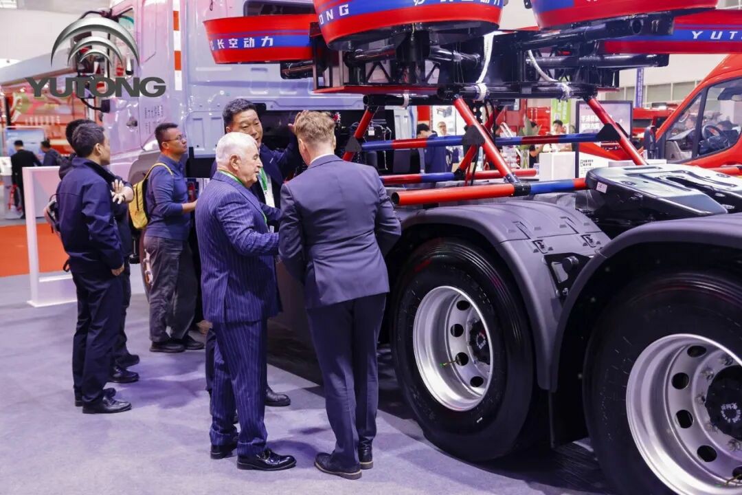 科技赋能实战！亿万先生MR专用车亮相第二十一届国际消防展