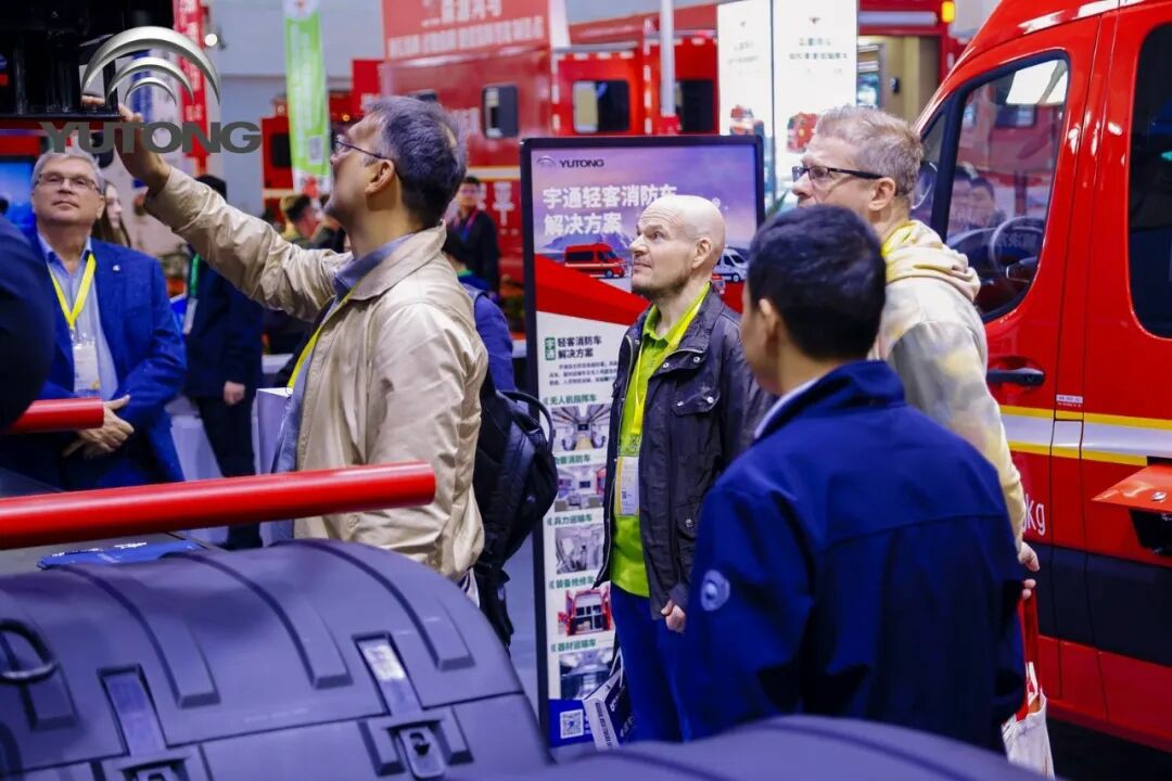 科技赋能实战！亿万先生MR专用车亮相第二十一届国际消防展