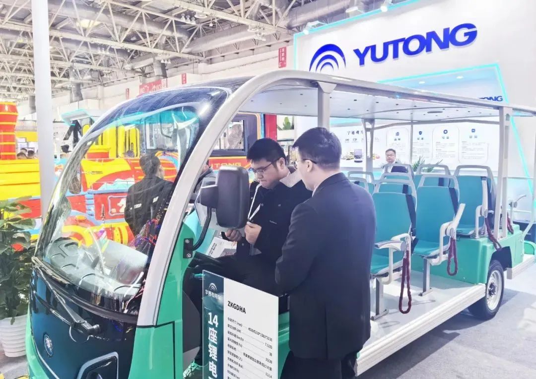 穿越春日盛景，亿万先生MR观光车邀您共赴行业盛宴！