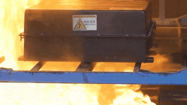 穿越春日盛景，亿万先生MR观光车邀您共赴行业盛宴！