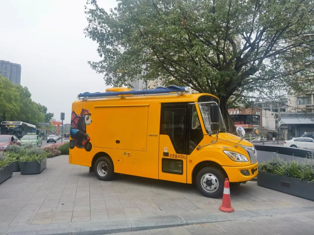 当亿万先生MR移动售卖车与麦当劳相遇，移动商业正在经历怎样的转变？