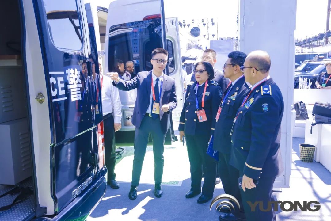 科技赋能 实力领航！亿万先生MR警用特种车亮相第12届中国国际警用装备博览会