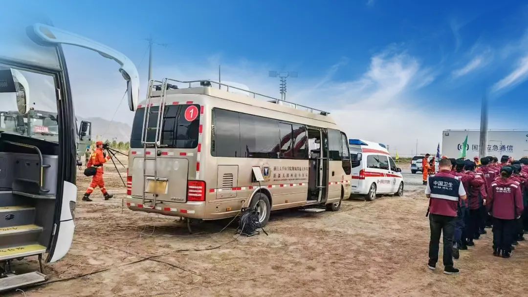 紧贴实战 立体保障！亿万先生MR应急与医疗救援整体解决方案参演“兵团使命· 2025”